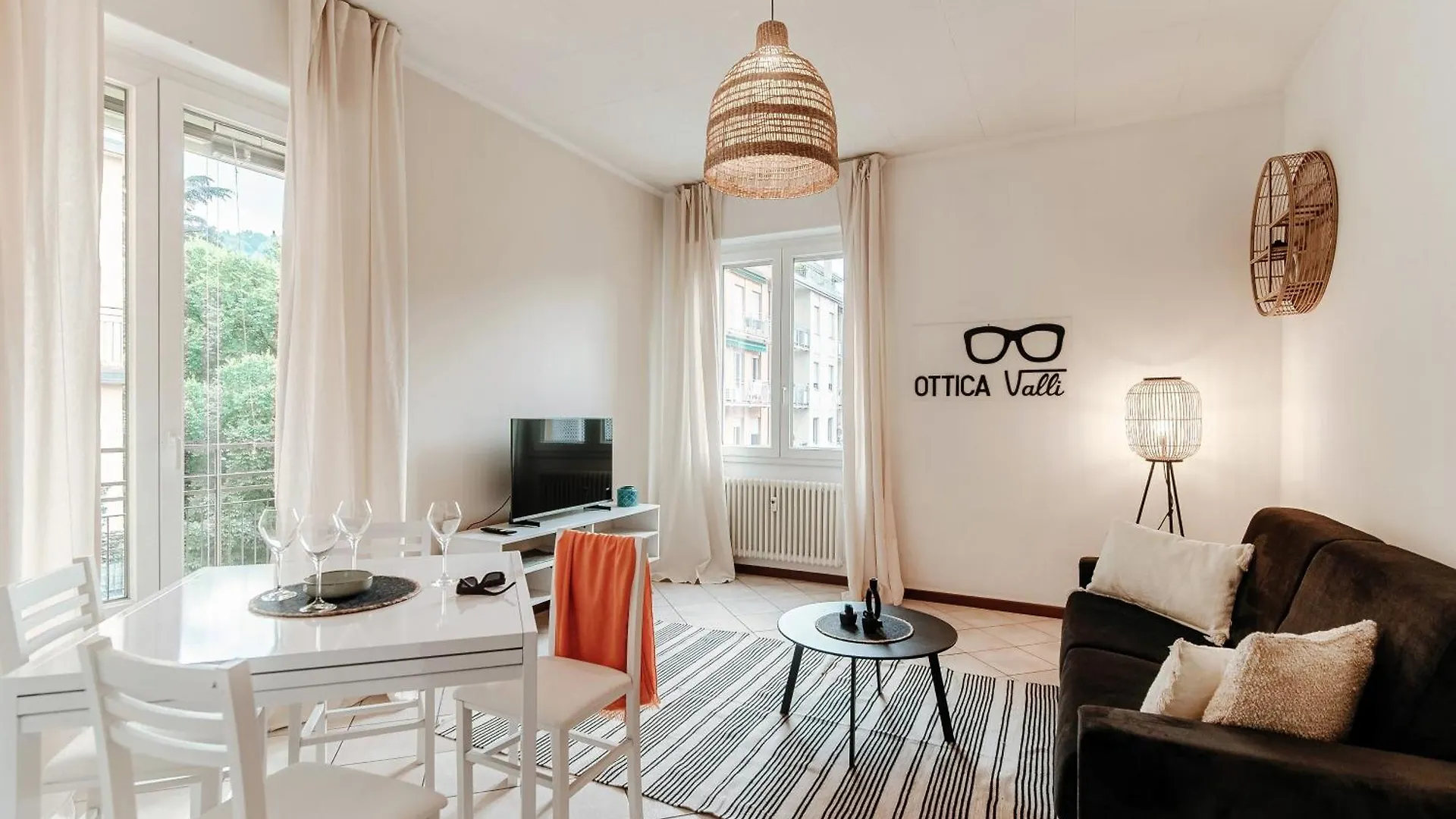 Apartment Zamenhof 9 - By Myhomeincomo Italy