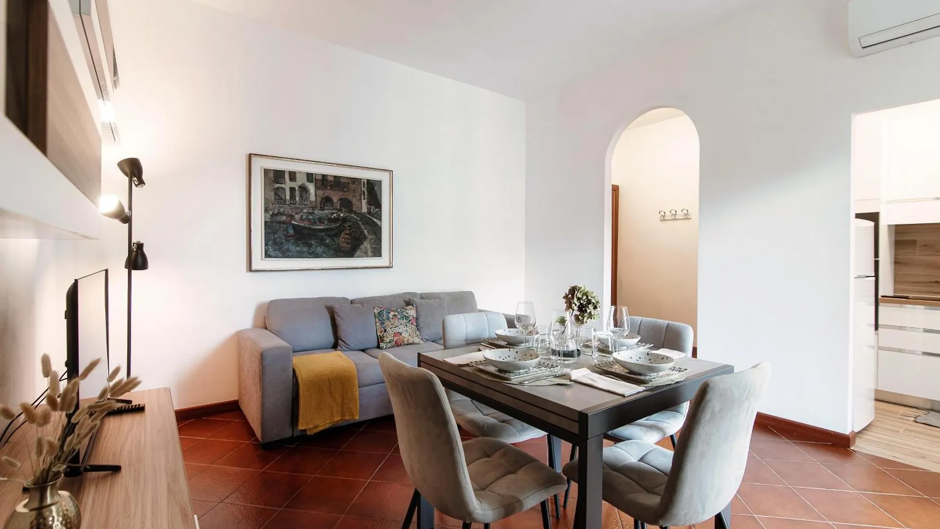 Apartment Zamenhof 9 - By Myhomeincomo Italy